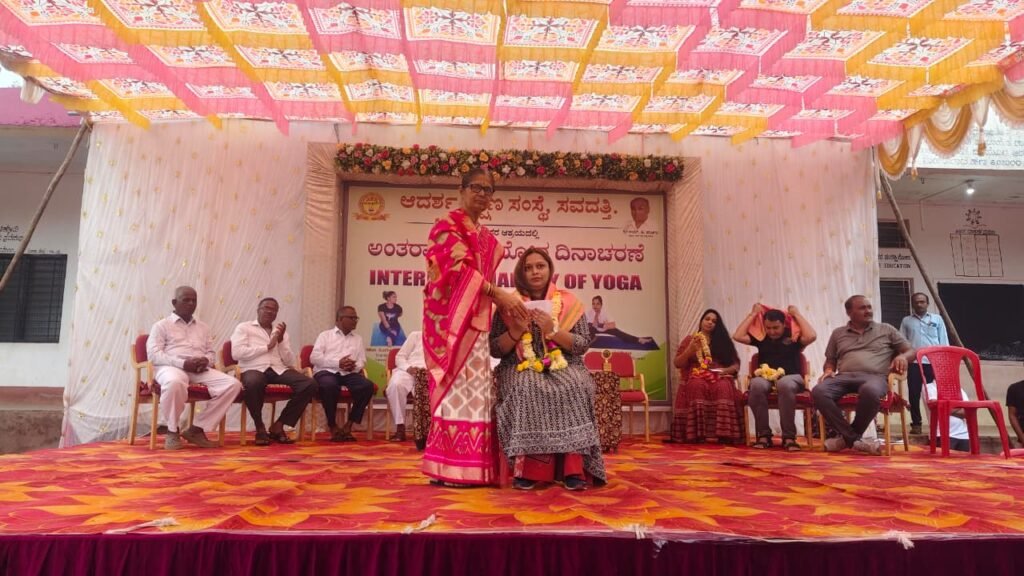Felicitation_Sudha Masodgi